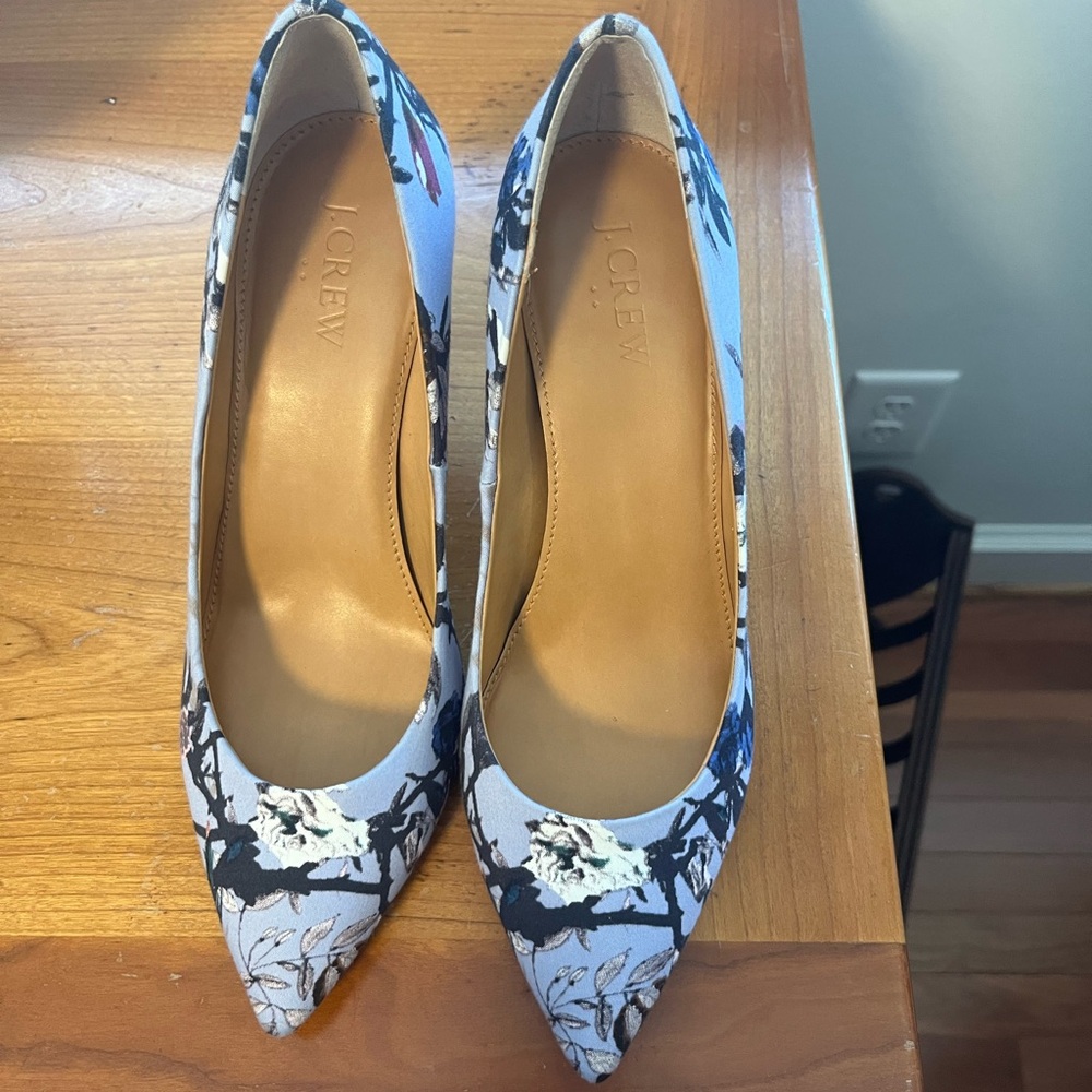 J Crew Isabelle pointed toe heels light blue with a beautiful floral print.